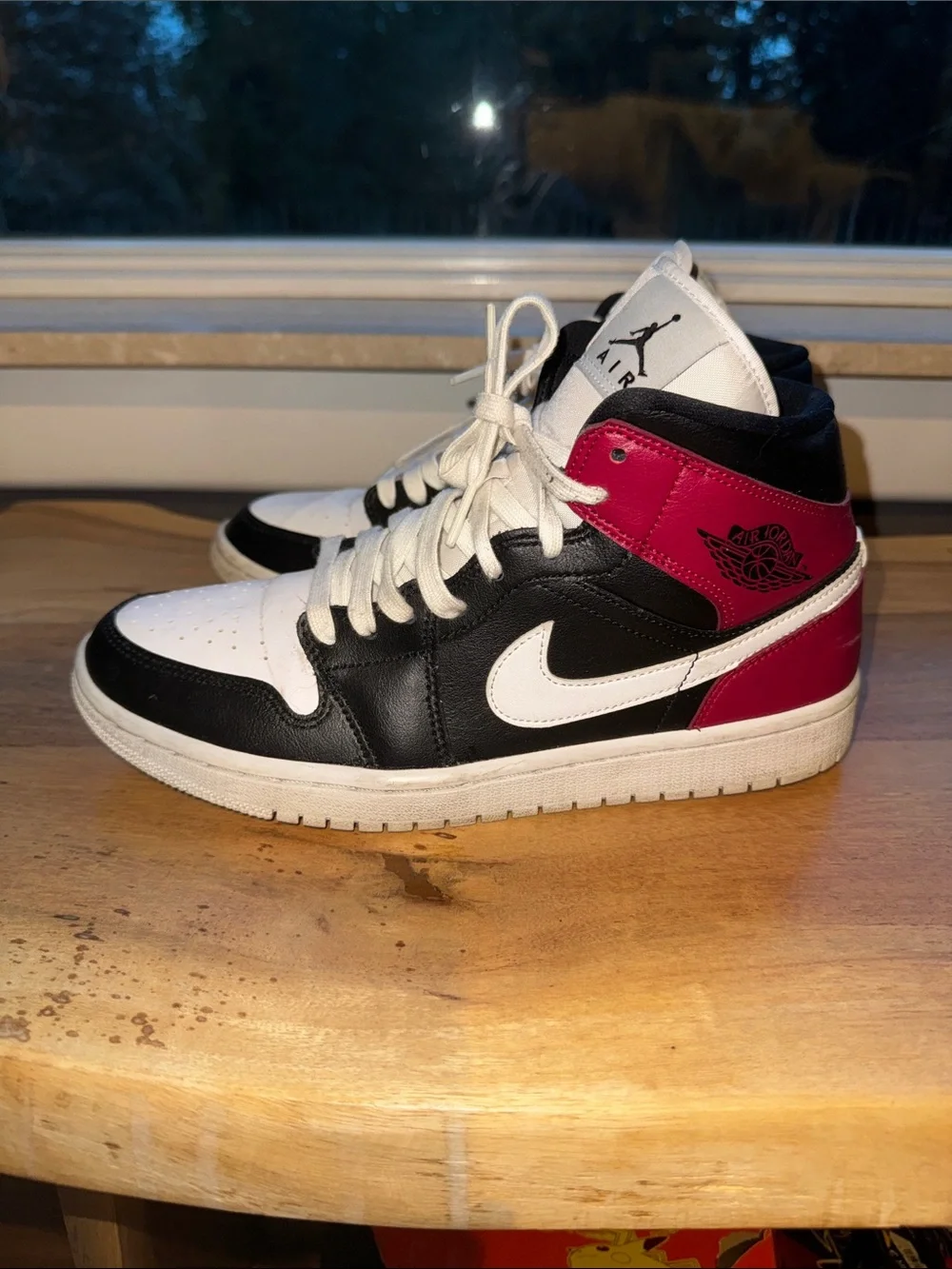 Jordan 1 Mid Men's Sneakers - White, Black and Red Size 9.5 W / 8 M